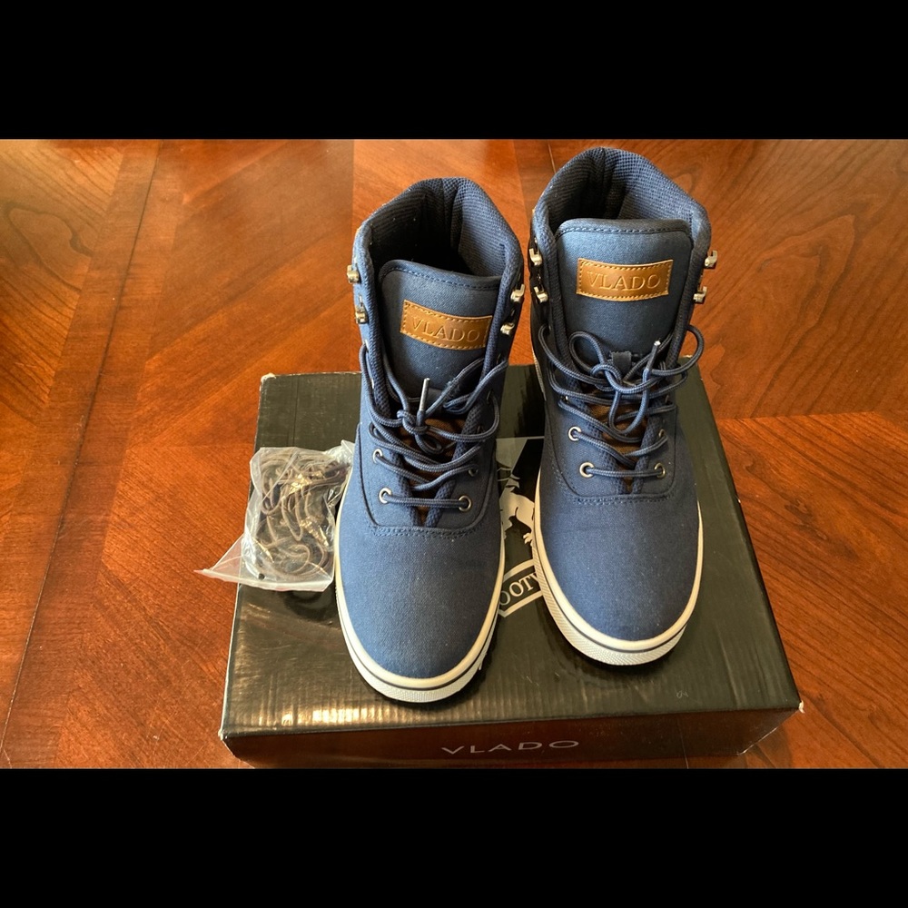 Pre-own sneakers vlado brand size8